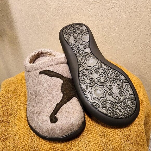 L.L.Bean Women's Grey and Brown Slippers - Picture 5 of 5
